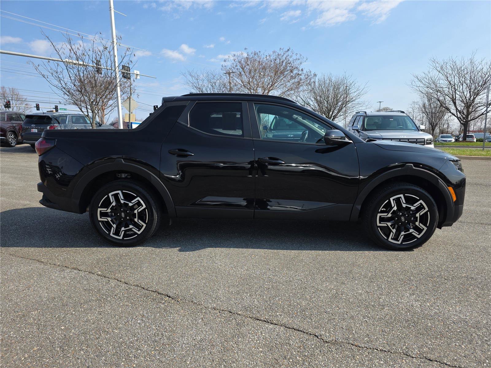 Certified 2025 Hyundai Santa Cruz Limited AWD/4WD image 3