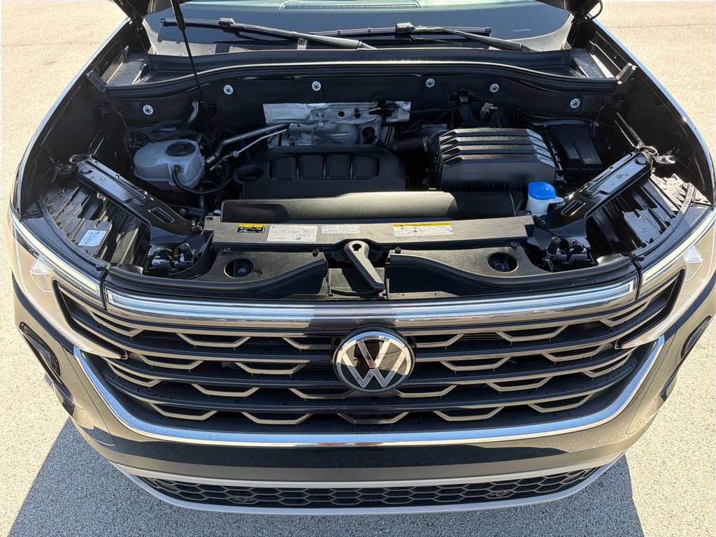 Certified 2024 Volkswagen Atlas Cross Sport SE FWD image 29