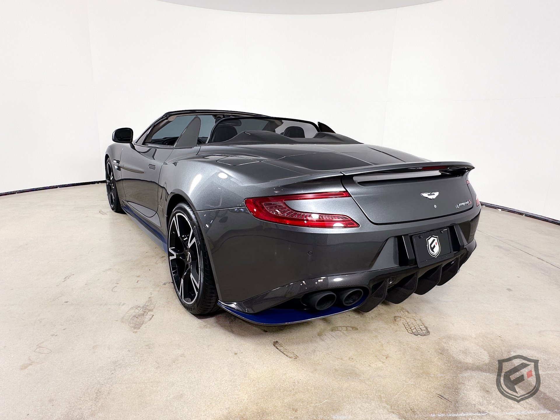 Used 2018 Aston Martin Vanquish S RWD image 11