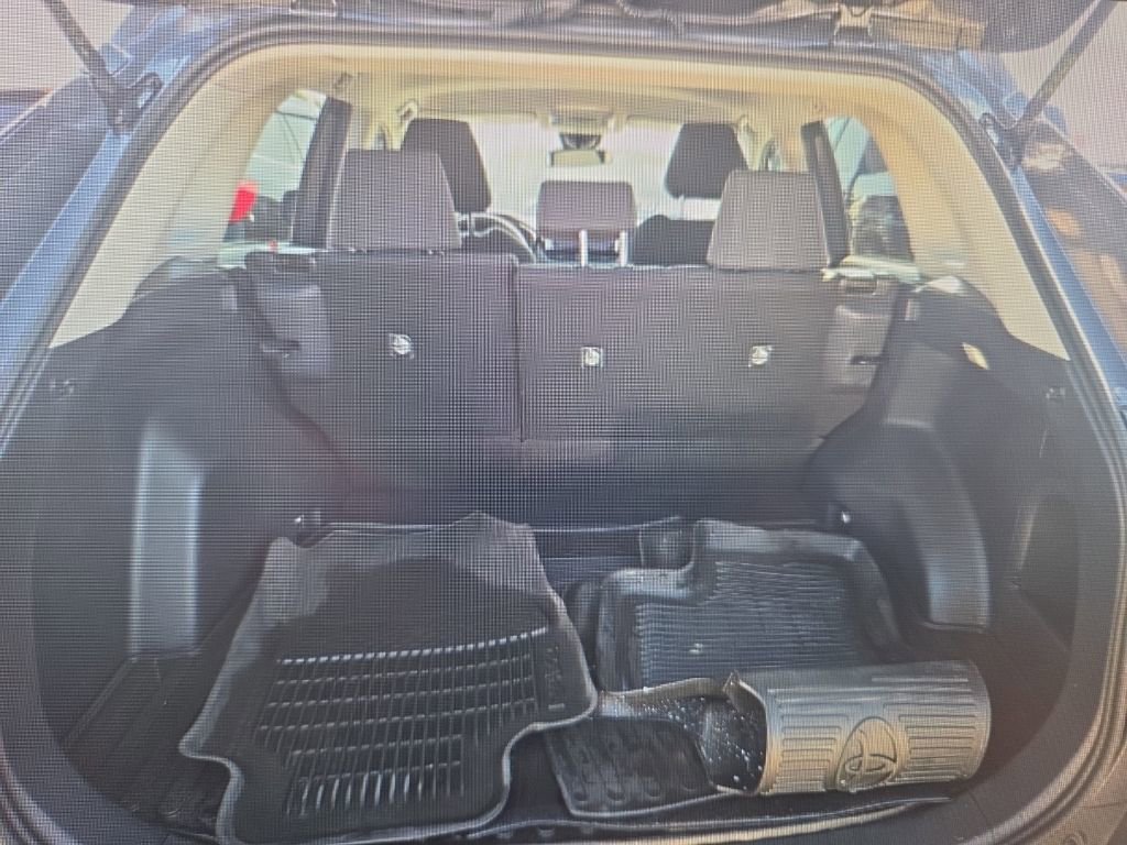 Used 2024 Toyota RAV4 LE AWD/4WD image 14