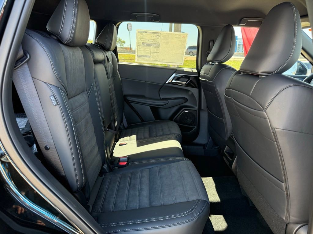 New 2026 Mitsubishi Outlander LE image 25