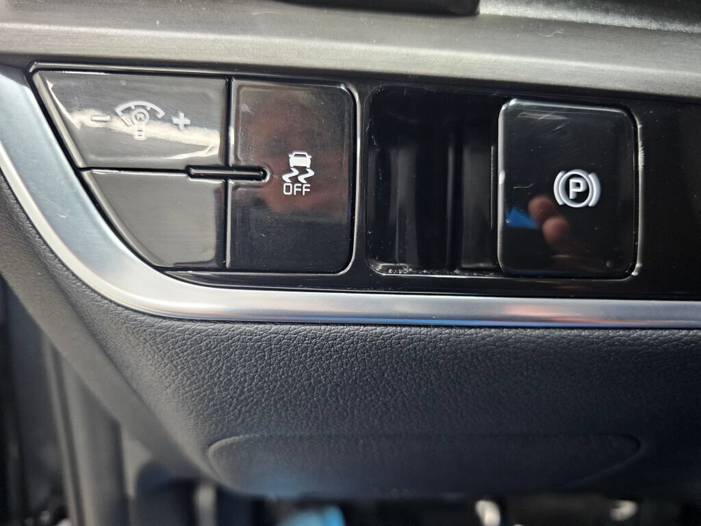 Used 2023 Kia Sportage X-Line AWD/4WD image 25