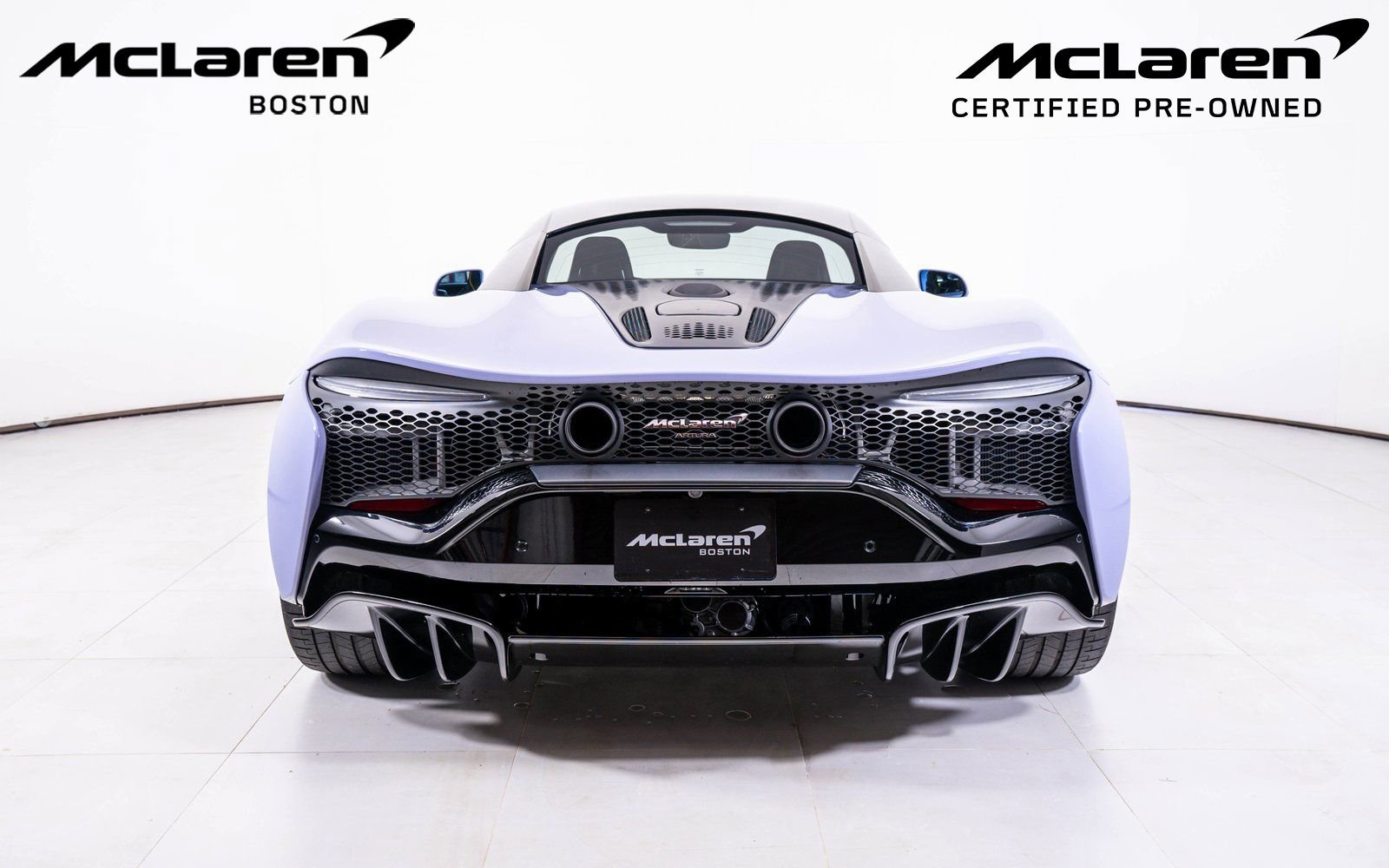 Used 2023 McLaren Artura RWD image 4