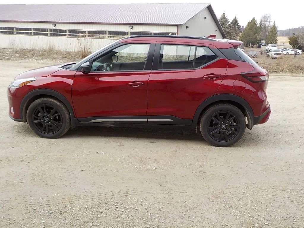 Used 2024 Nissan Kicks SR image 8