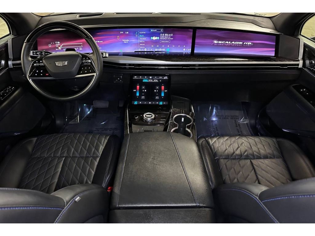 Used 2026 Cadillac Escalade IQL Sport 1 w/ LPO, ONYX Package AWD/4WD image 24