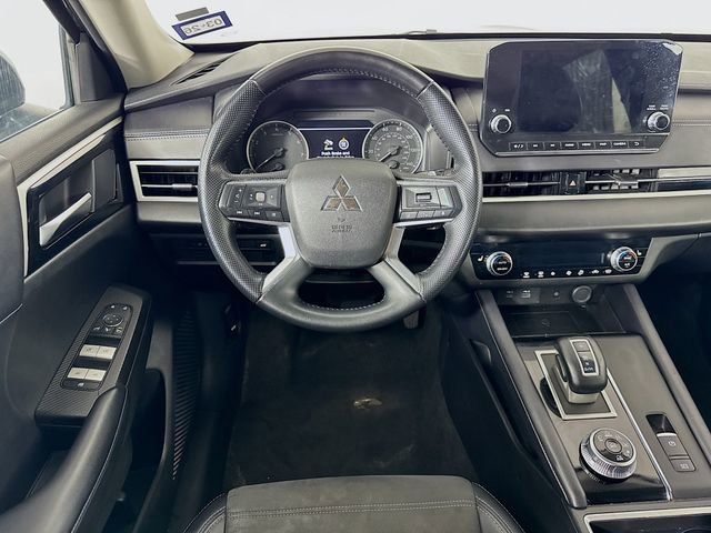 Used 2024 Mitsubishi Outlander SE AWD/4WD image 23