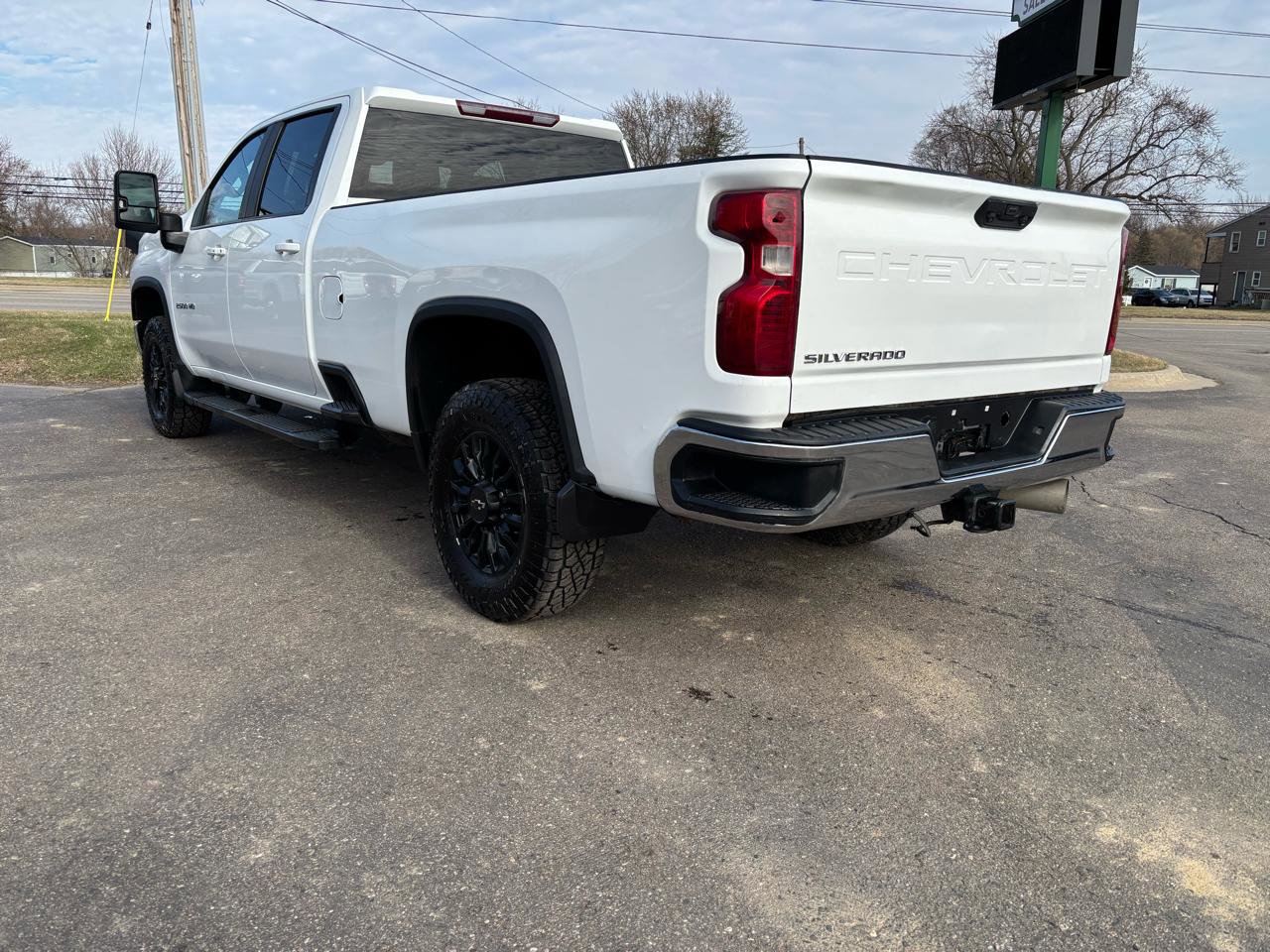 Used 2022 Chevrolet Silverado 2500 LT w/ Convenience Package image 3