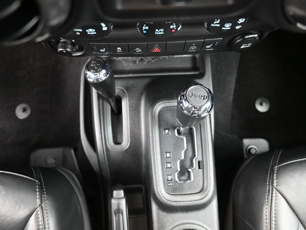 Used 2018 Jeep Wrangler Unlimited Sahara image 16