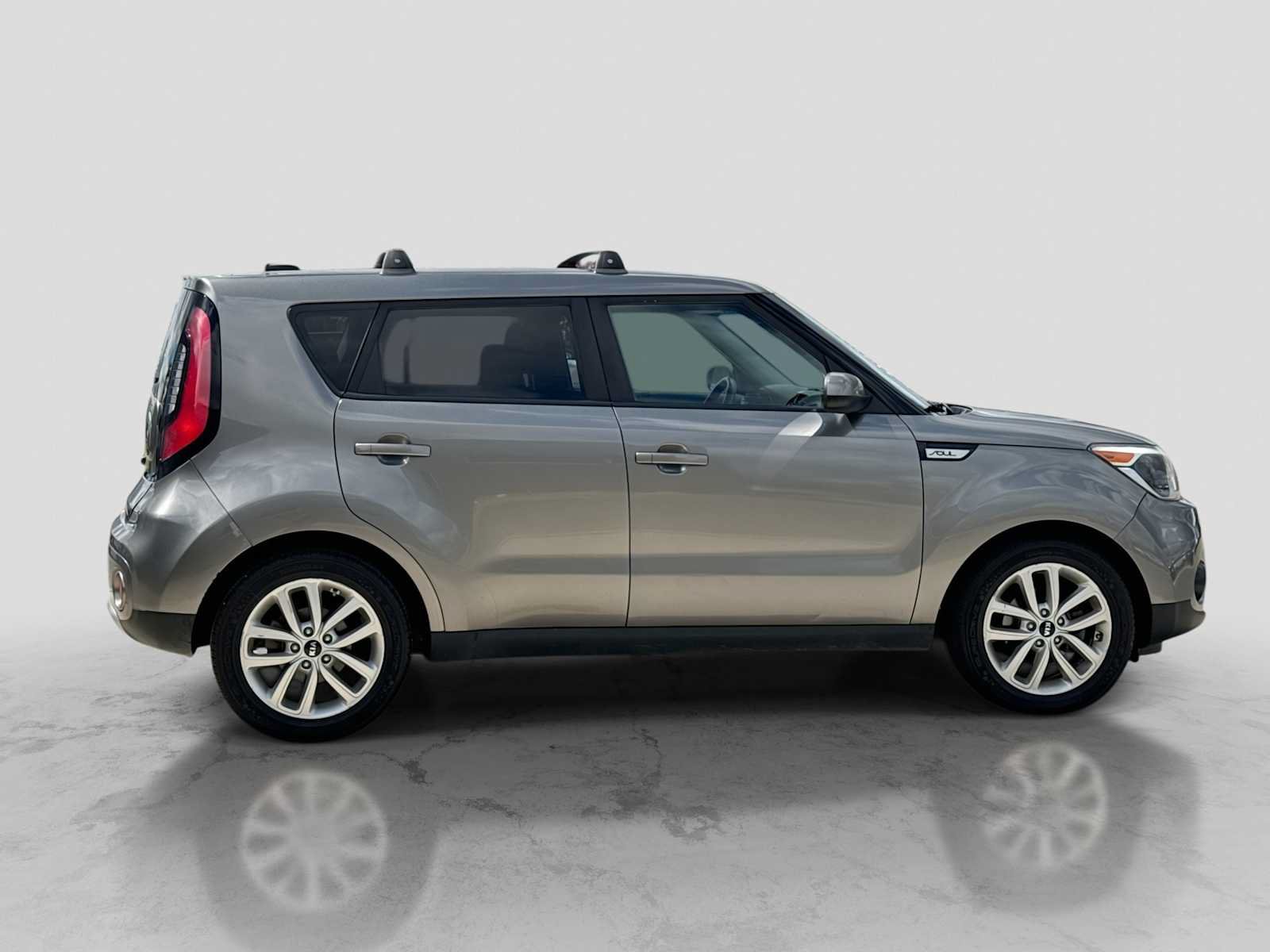 Used 2018 Kia Soul + FWD image 7