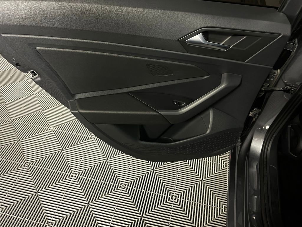 Used 2024 Volkswagen Jetta Sport image 23