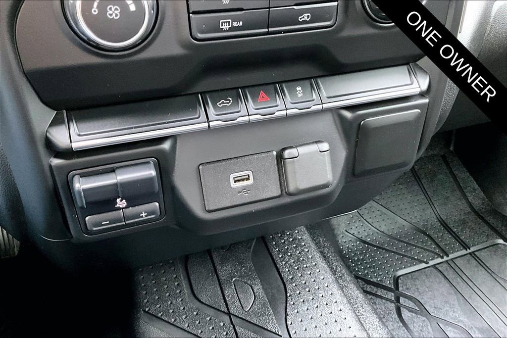 Used 2020 Chevrolet Silverado 2500 Custom w/ Custom Value Package image 16