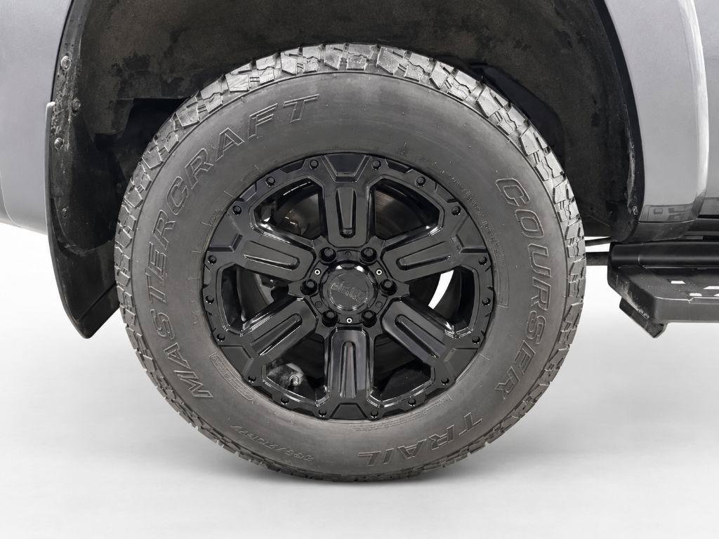 Used 2019 Toyota 4Runner TRD Off-Road AWD/4WD image 23
