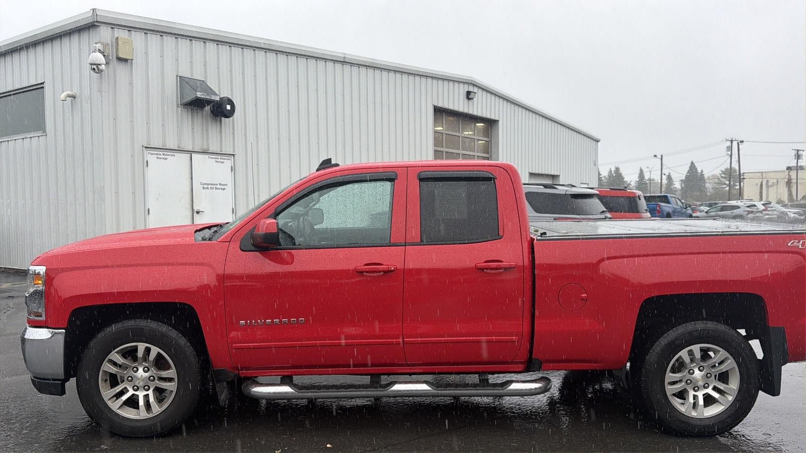 Used 2017 Chevrolet Silverado 1500 LT w/ All Star Edition AWD/4WD image 4