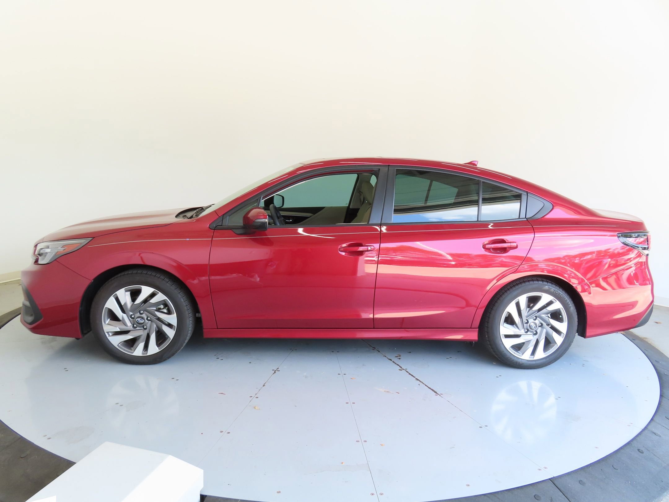 Used 2025 Subaru Legacy Limited image 8