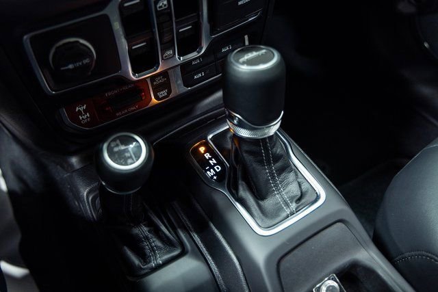 Used 2024 Jeep Gladiator Rubicon w/ Convenience Group image 18