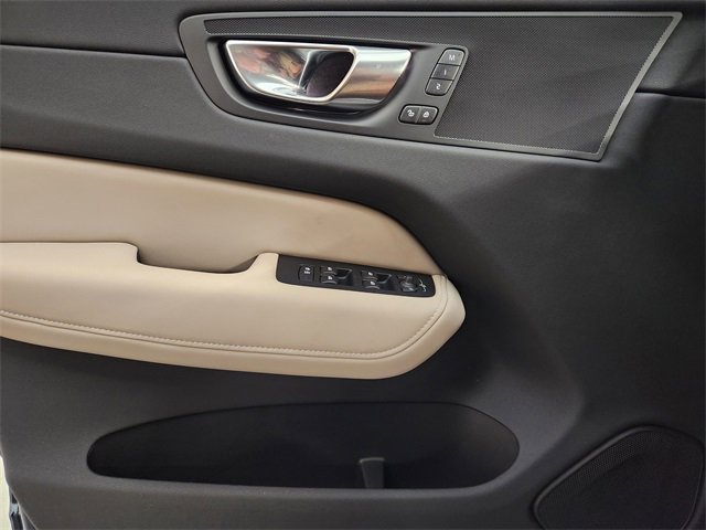 New 2026 Volvo XC60 B5 Plus w/ Protection Package Premier image 24
