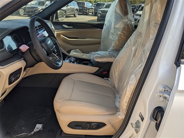 New 2025 Jeep Grand Cherokee Limited image 7