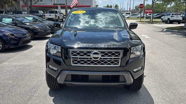 Used 2024 Nissan Frontier SV w/ SV Convenience Package RWD image 2