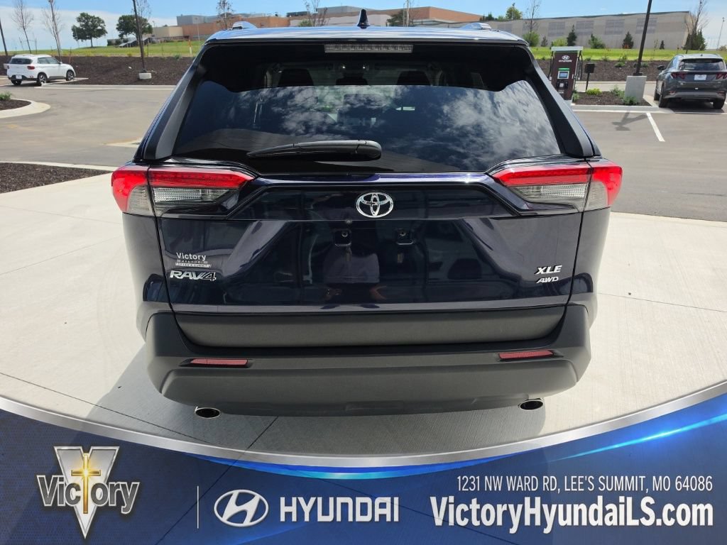 Used 2025 Toyota RAV4 XLE AWD/4WD image 4