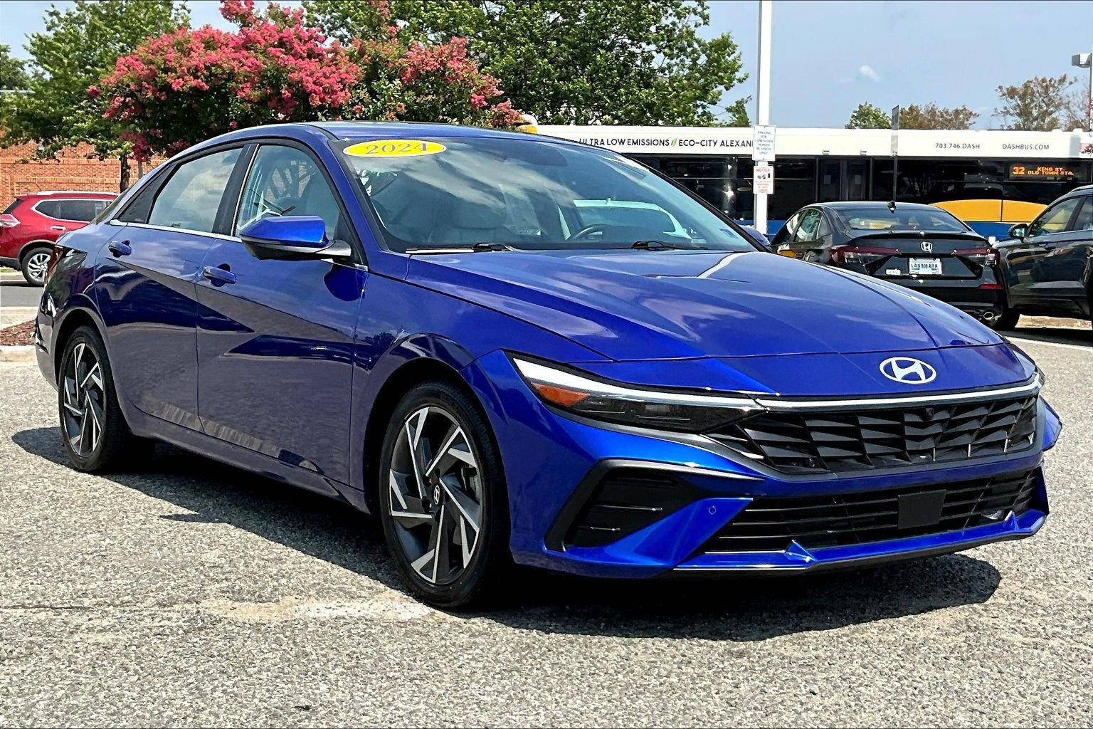 Used 2024 Hyundai Elantra Limited FWD image 10