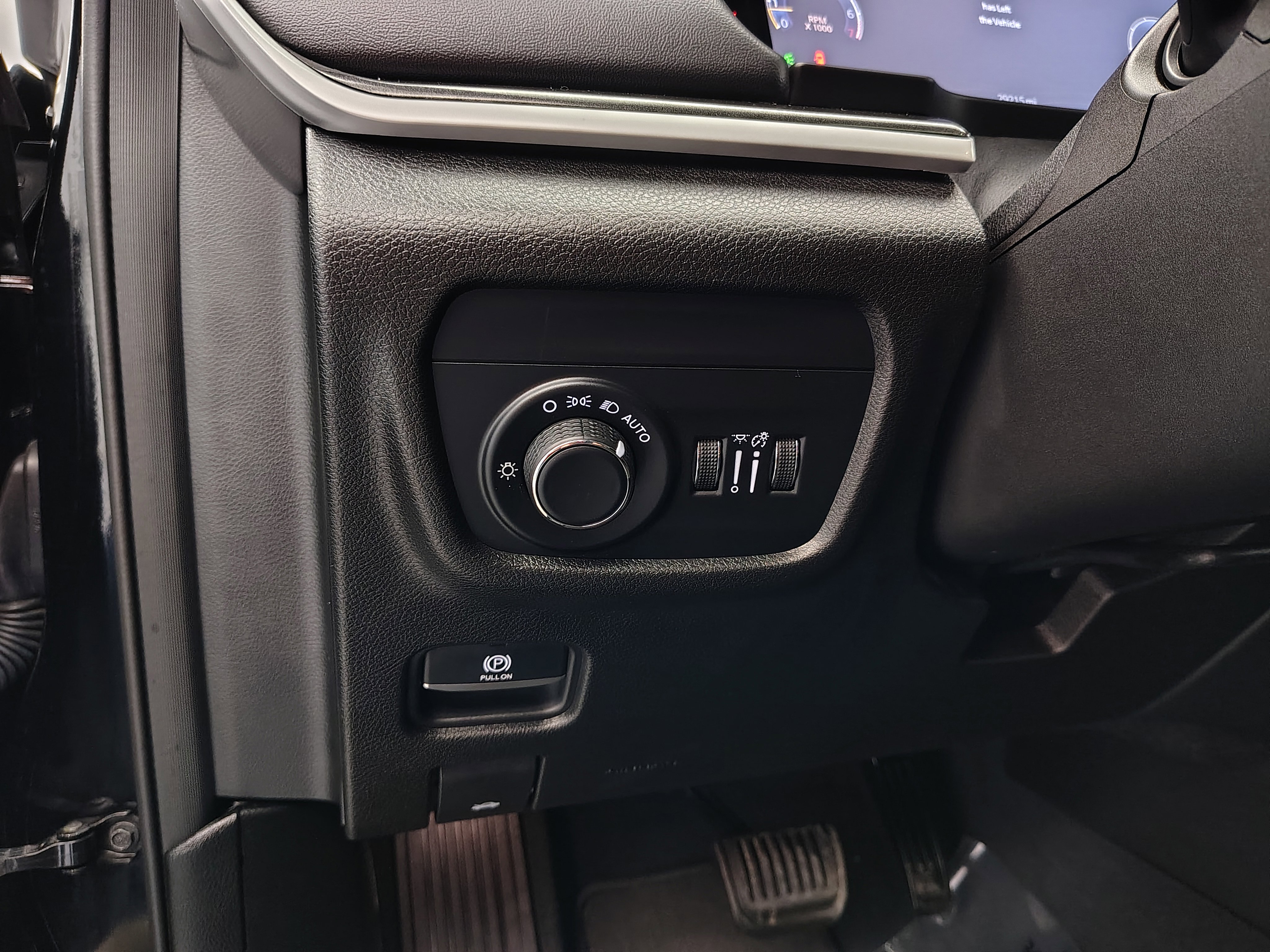 Used 2023 Jeep Grand Cherokee Altitude AWD/4WD image 45