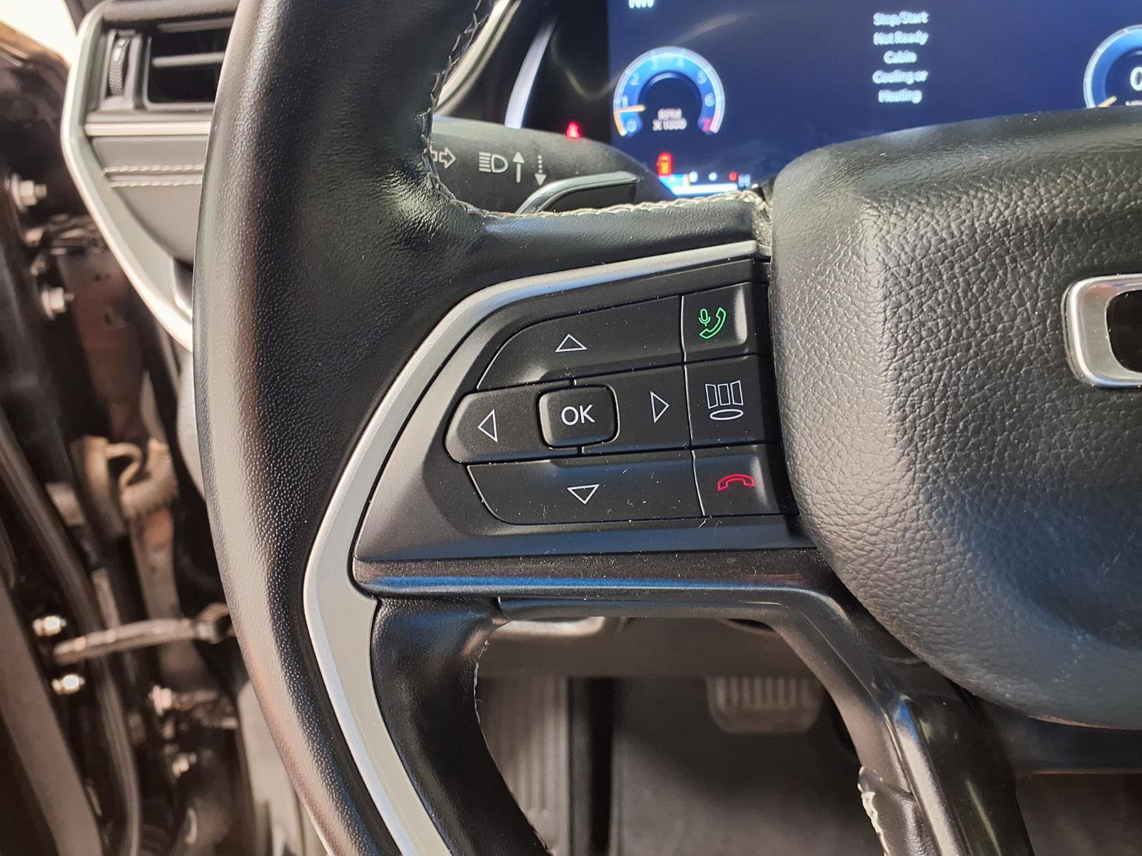 Used 2022 Jeep Grand Cherokee L Laredo AWD/4WD image 19
