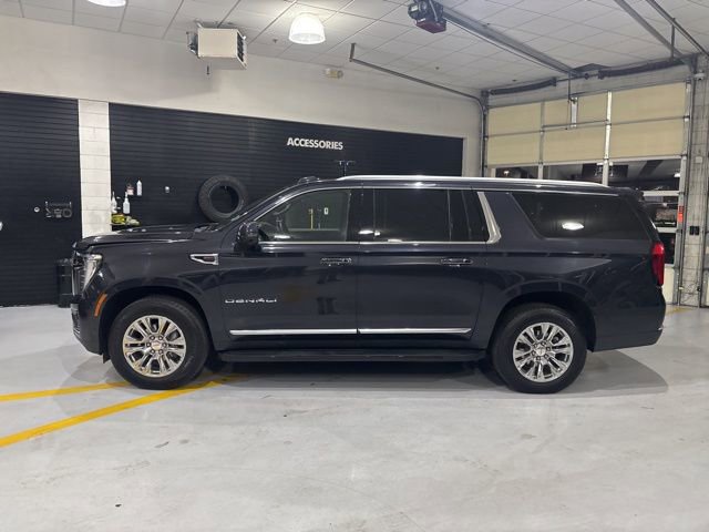 Used 2025 GMC Yukon XL Denali AWD/4WD image 5