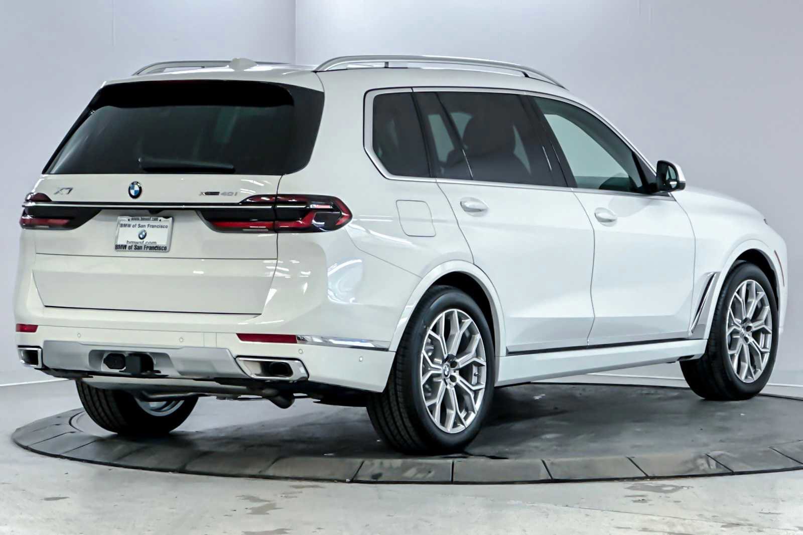 Used 2026 BMW X7 xDrive40i image 2
