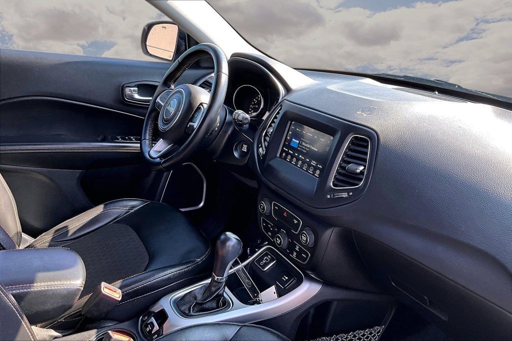 Used 2020 Jeep Compass Latitude FWD image 26
