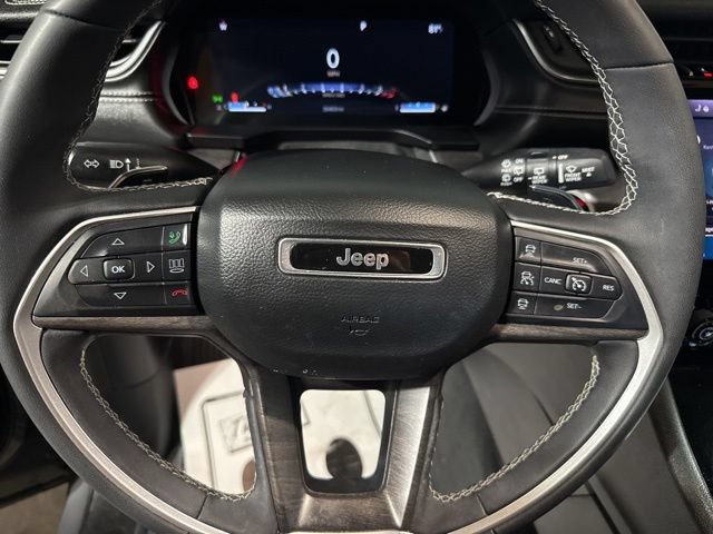 Used 2024 Jeep Grand Cherokee Limited AWD/4WD image 12