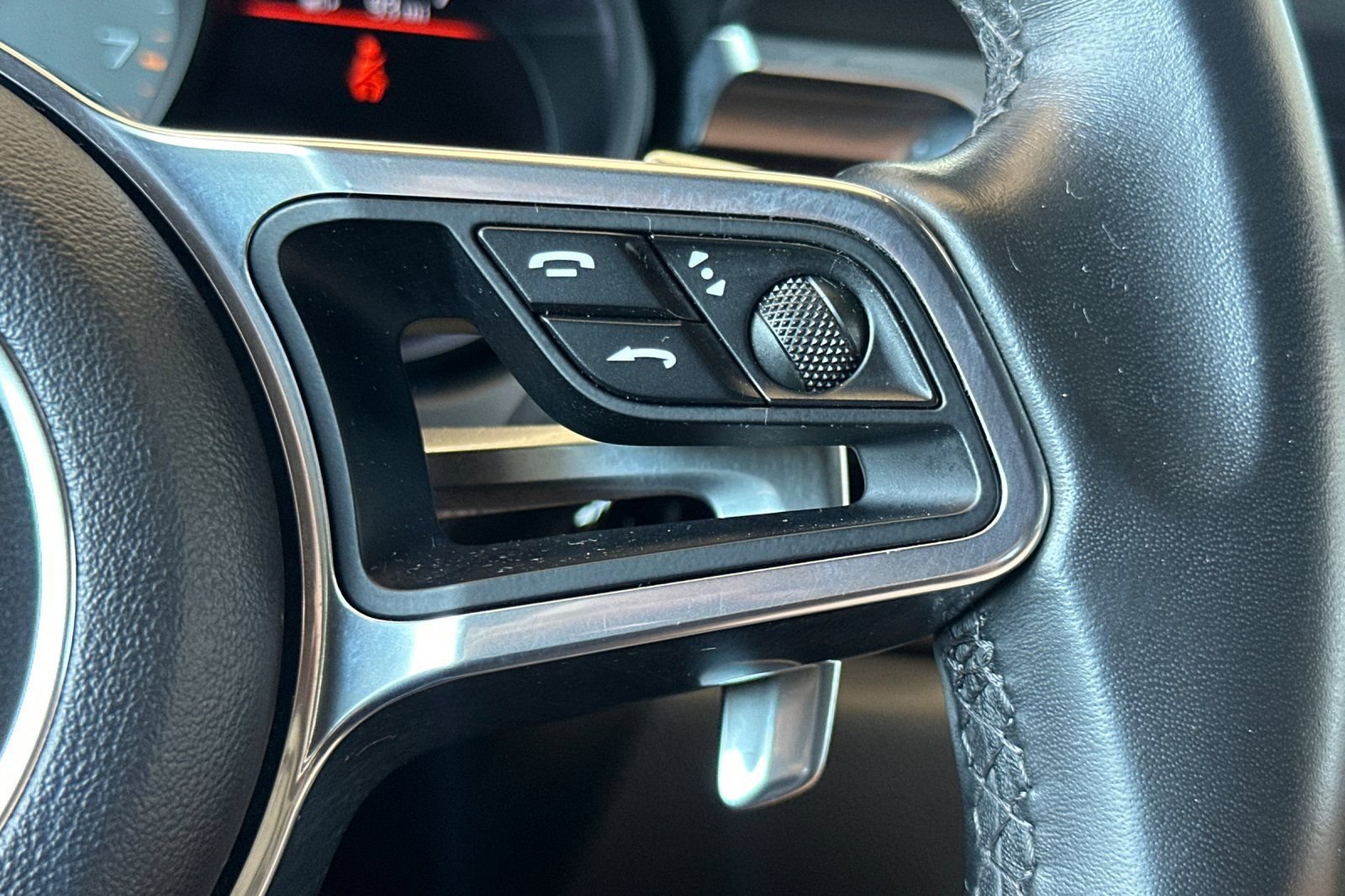 Used 2019 Porsche Macan S AWD/4WD image 28