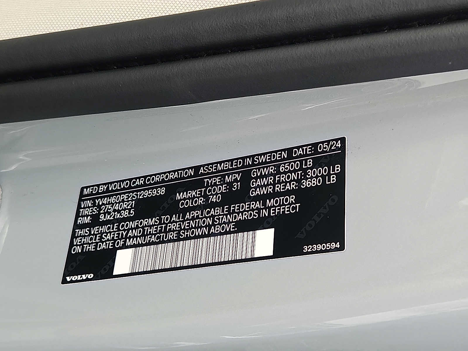 Certified 2025 Volvo XC90 T8 Plus w/ Protection Package AWD/4WD image 26