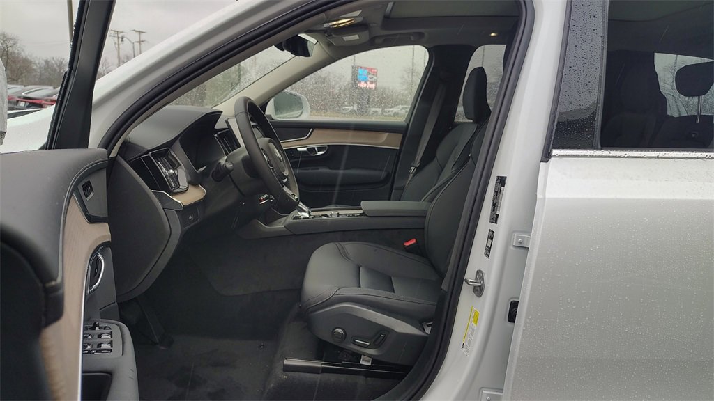 New 2026 Volvo XC90 B5 Plus image 7