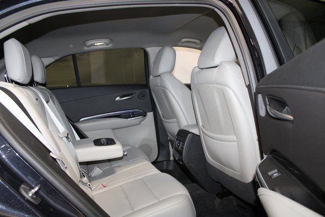 Certified 2022 Cadillac XT4 Luxury w/ Cold Weather Package image 10