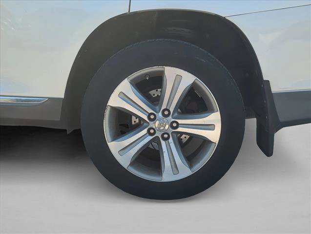 Used 2013 Toyota Highlander Limited image 9