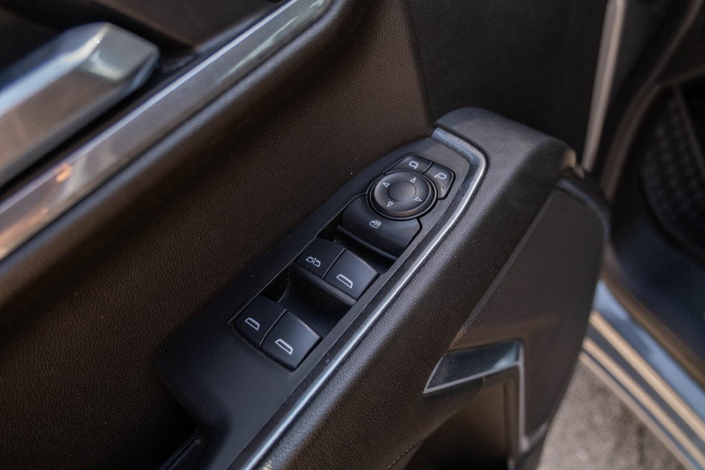 Used 2025 Chevrolet Silverado 1500 LT RWD image 12