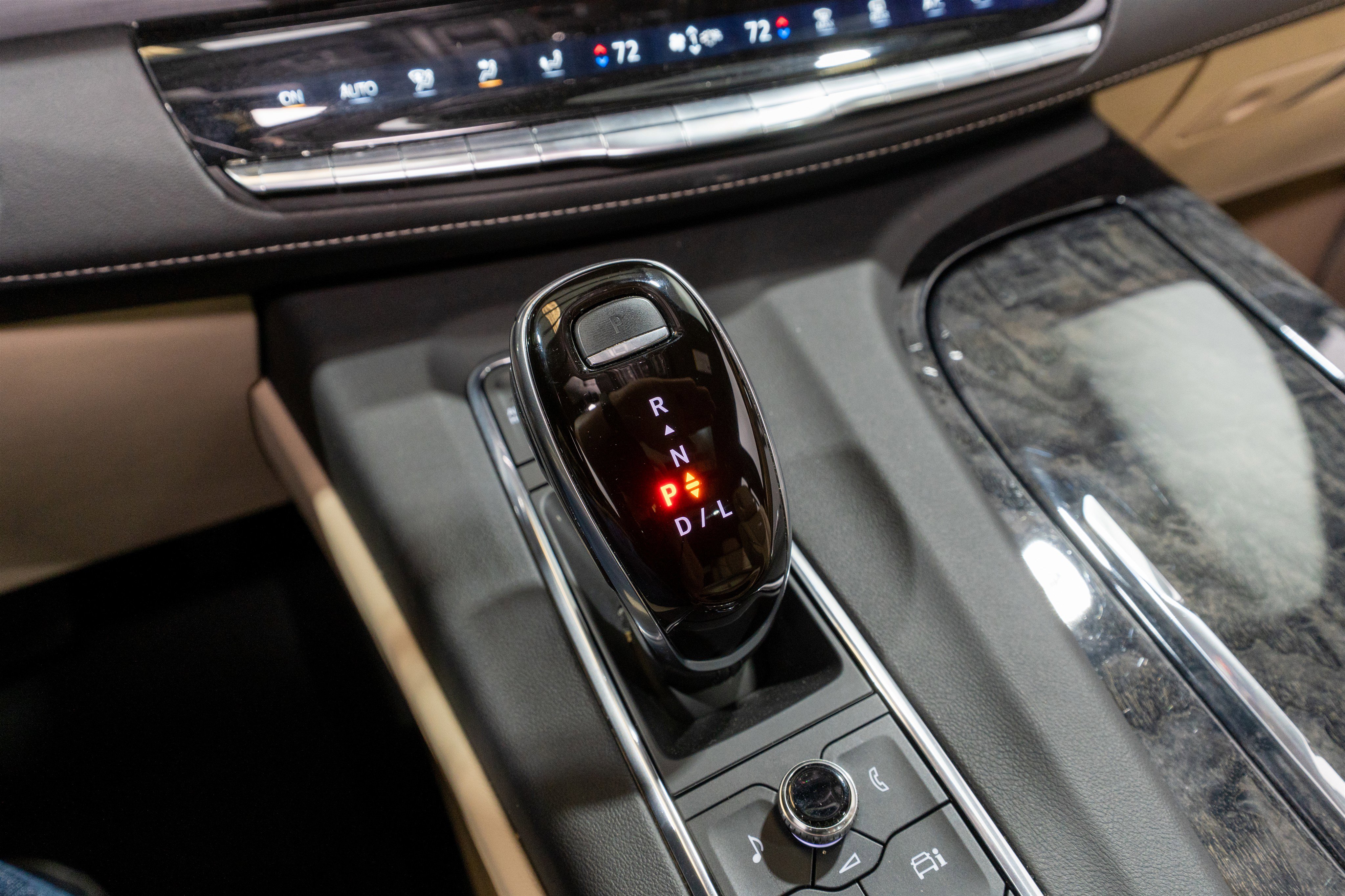 Used 2021 Cadillac Escalade Premium Luxury w/ Driver Assist Tech Package image 27