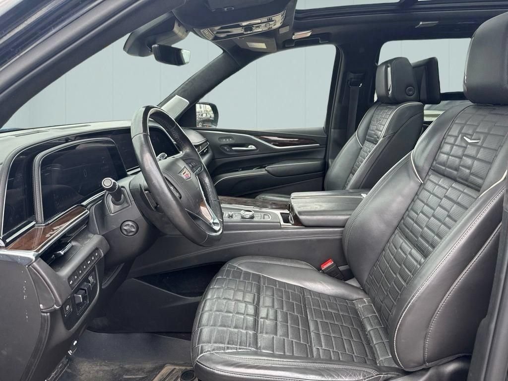 Used 2022 Cadillac Escalade ESV Sport Platinum w/ LPO, ONYX Package AWD/4WD image 9