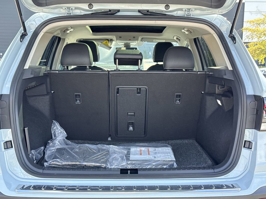 New 2026 Volkswagen Taos SEL image 16