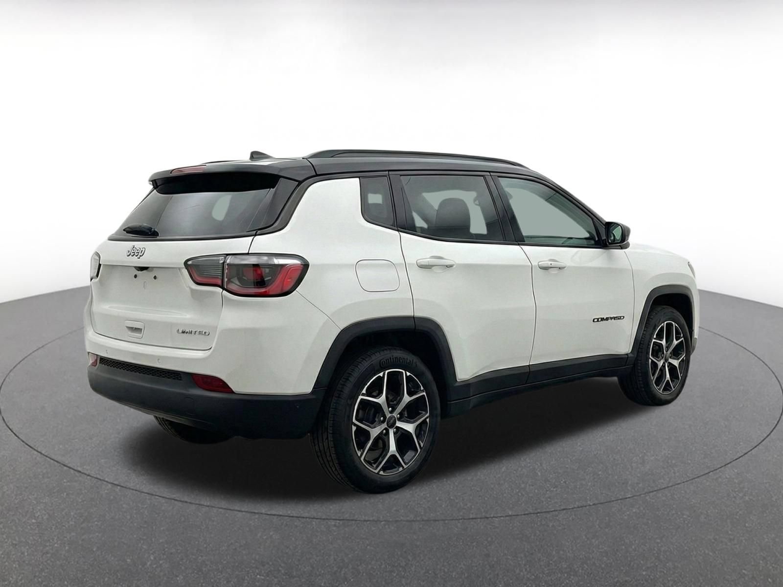 Used 2025 Jeep Compass Limited AWD/4WD image 9