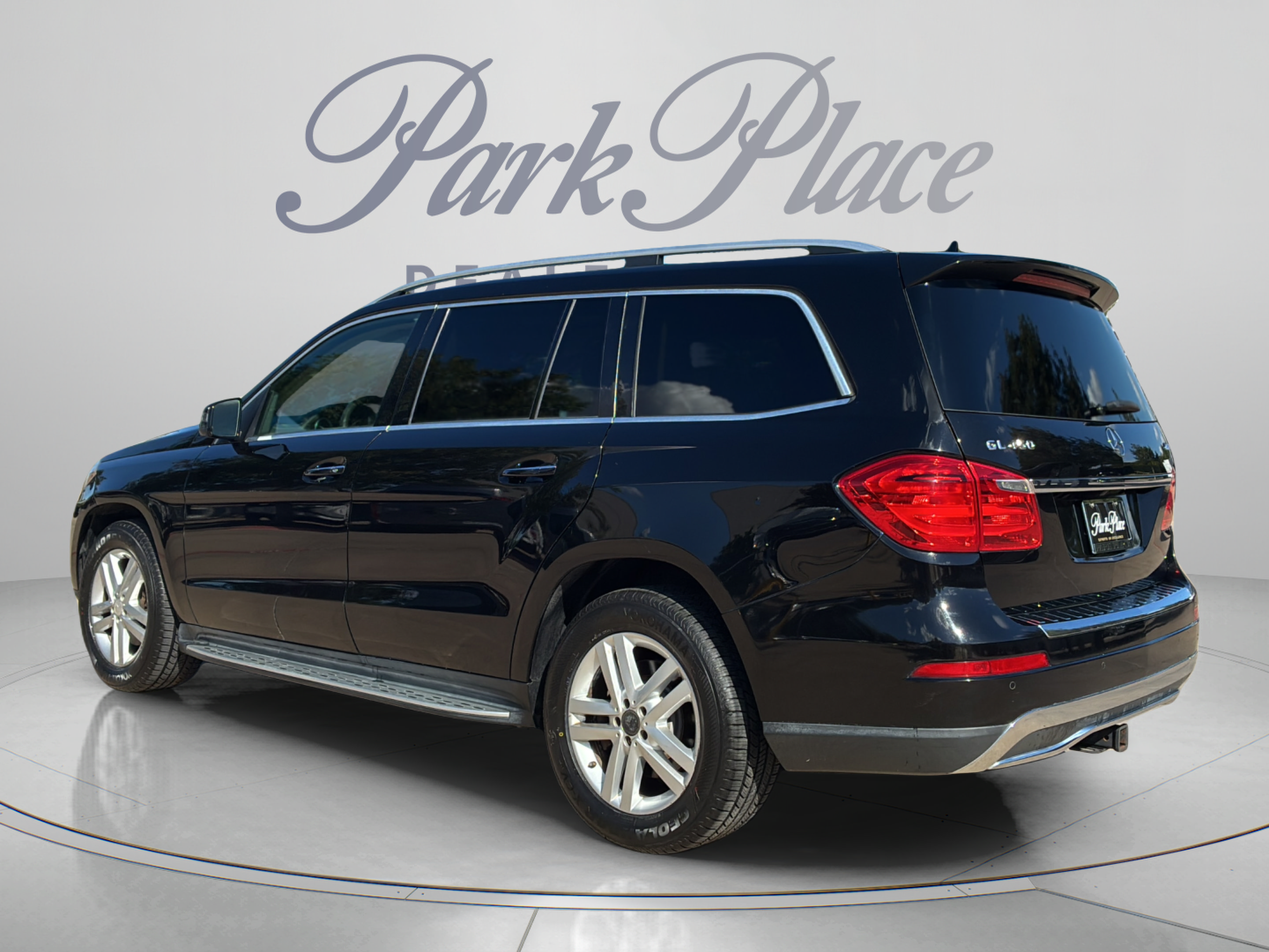 Used 2014 Mercedes-Benz GL 450 4MATIC image 3