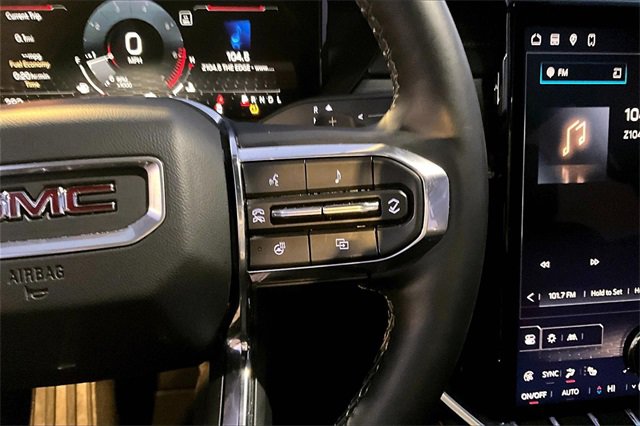 Used 2025 GMC Acadia Elevation image 12