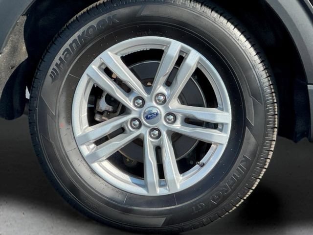 Used 2024 Ford Explorer XLT w/ Equipment Group 202A AWD/4WD image 9