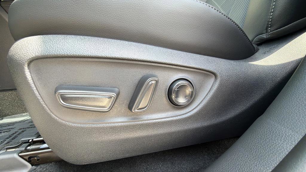 Used 2026 Toyota Highlander Platinum image 15