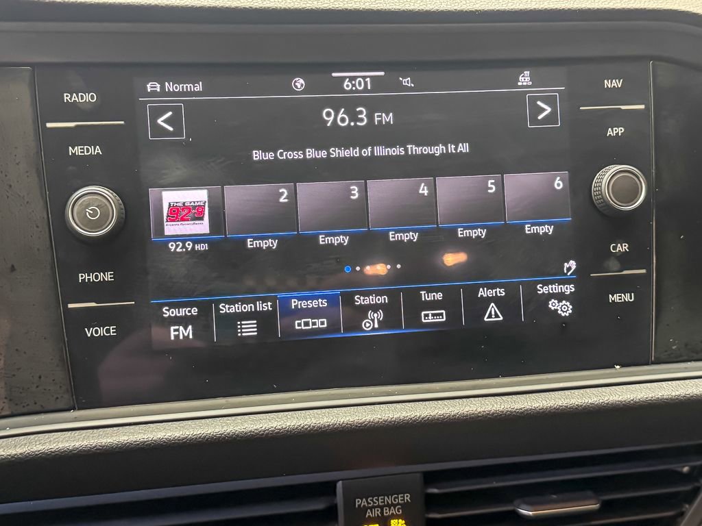 Used 2021 Volkswagen Jetta SEL Premium image 18