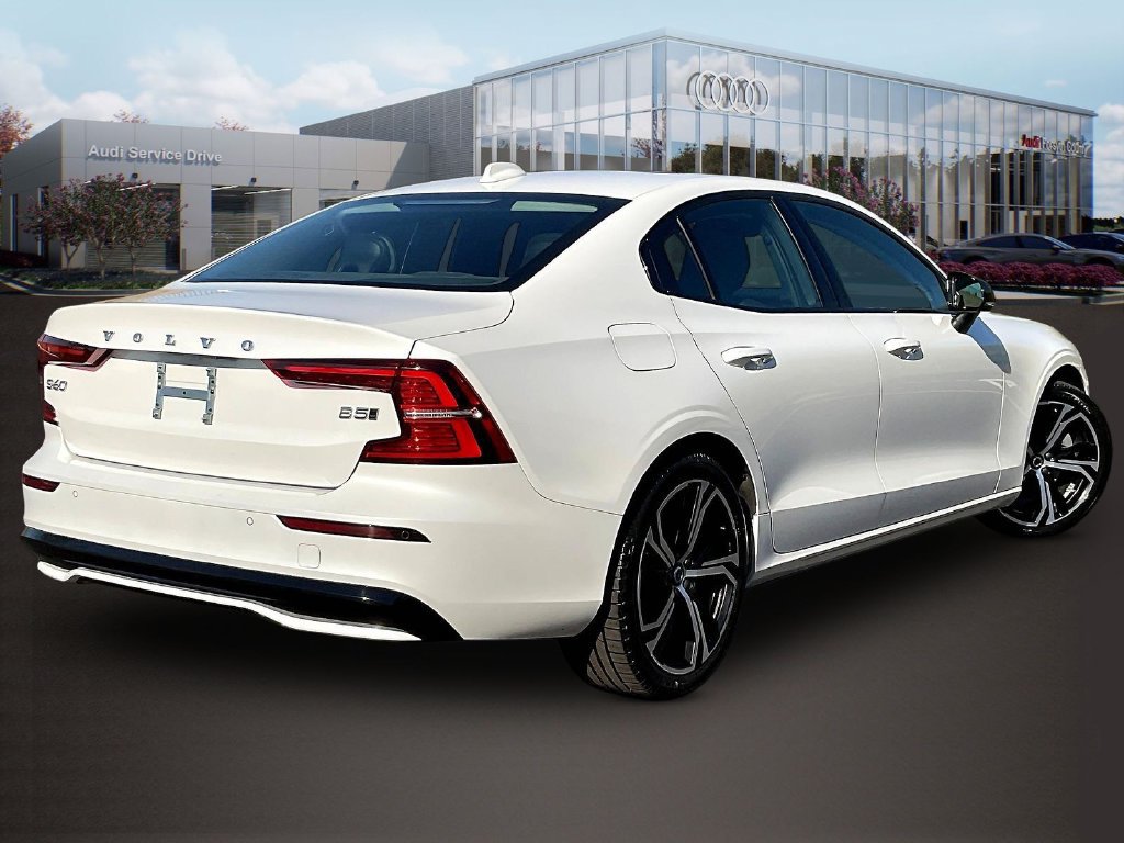 Used 2024 Volvo S60 B5 Core AWD/4WD image 7