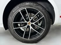 Certified 2026 Porsche Macan AWD/4WD image 15