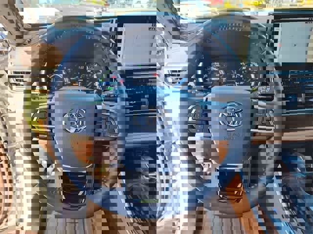 Used 2021 Toyota Highlander Platinum image 20