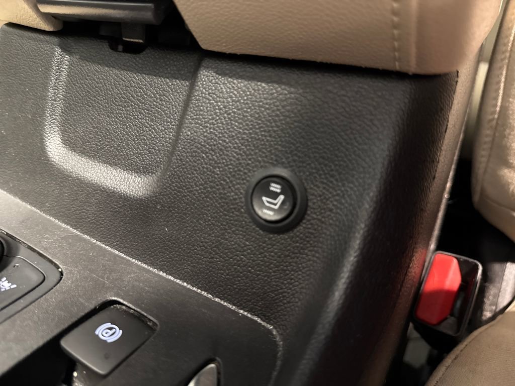 Used 2023 Chevrolet Traverse LS w/ LPO, Floor Liner Package AWD/4WD image 21