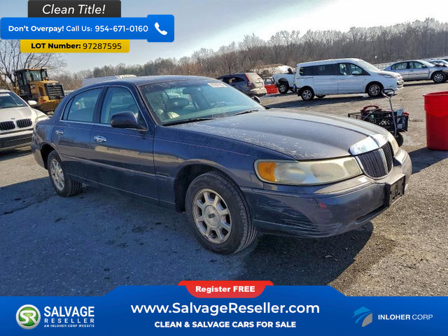 Used 2002 Lincoln Town Car Signature image 5